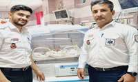 تولد سخت و نجات جان نوزاد توسط تکنسین های اورژانس 115 جهرم 